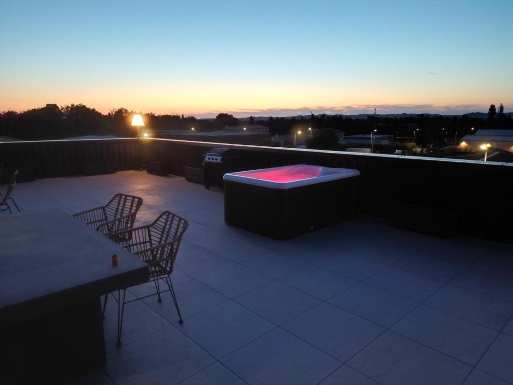 Saint Remy De Provence Roof Top Avec Jacuzzi Bagian luar foto
