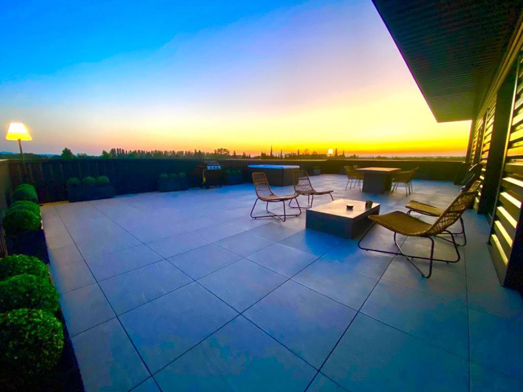 Saint Remy De Provence Roof Top Avec Jacuzzi Bagian luar foto